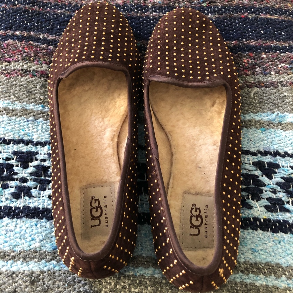 UGG s/n 1004401 flats size 6.5